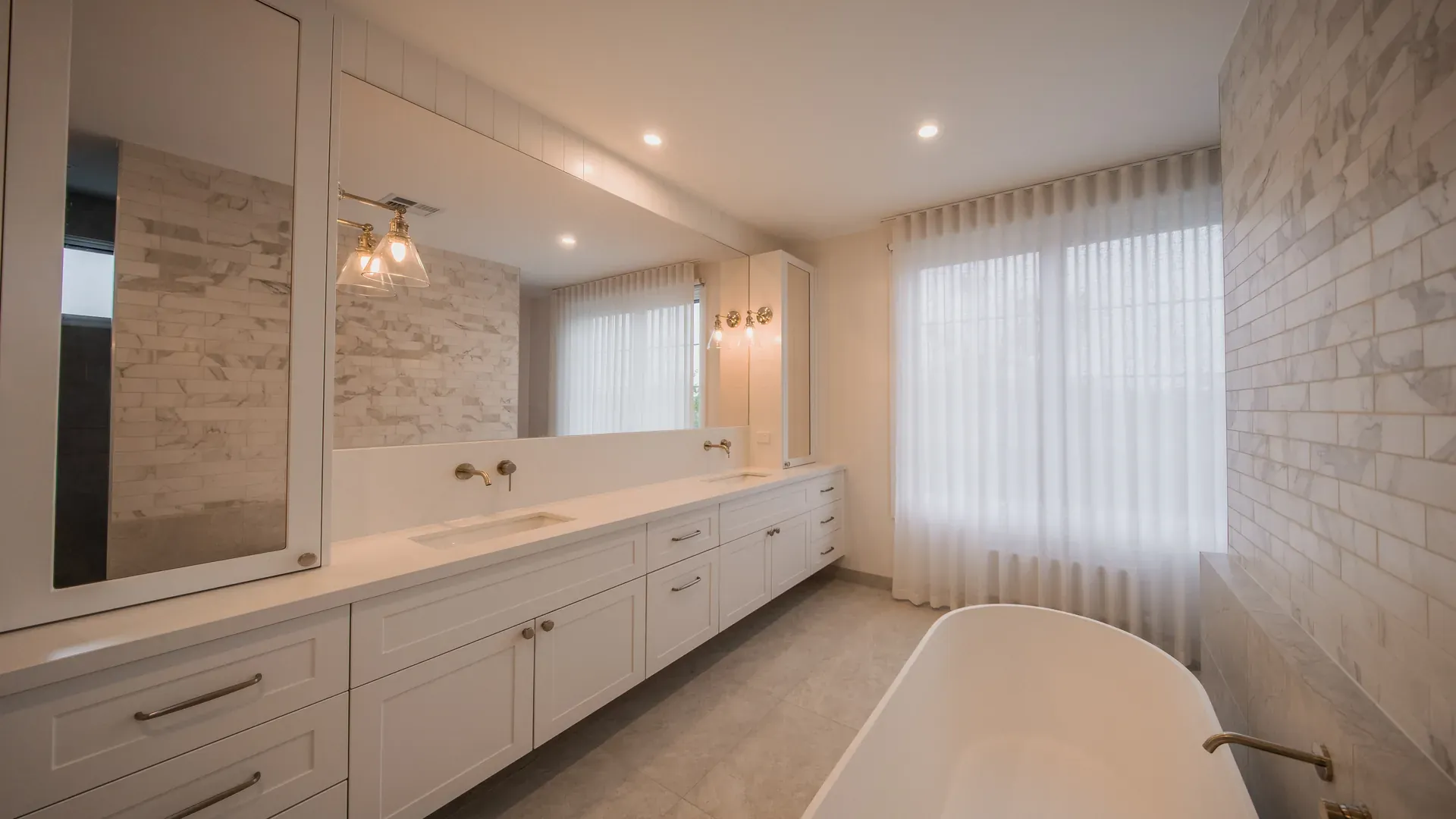 hamlyn luxury bedroom waterfront view and balcony hamlyn luxury bedroom waterfront view and balcony